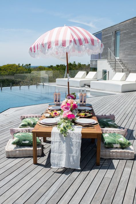 Hampton's Picnic Party - Charcuterie, rosé, and everything you need Hamptons Pool, Picnic Setup, Perfect Picnic, Green Theme, Picnic Party, Beach Picnic, Party Shop, Weekend Getaways, Flower Shop