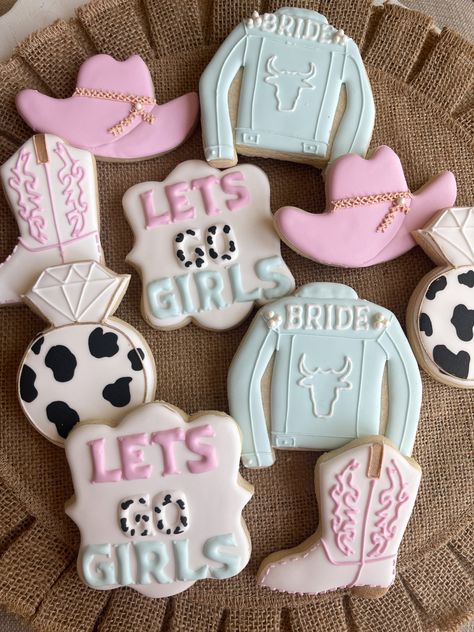 Last Hoedown Bachelorette Party Cookies, Coastal Cowgirl Bachelorette Cookies, Bachelorette Party Ideas Country Western Theme, Country Hens Party, Country Chic Bachelorette Party, Last Rodeo Bachelorette Party Cookies, Last Rodeo Bachelorette Cookies, Bach Party Cookies, Cow Bachelorette Party Ideas