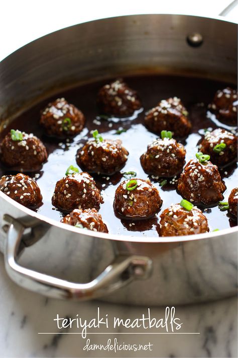 Sweet Teriyaki Sauce, California Rolls, Tender Meatballs, Teriyaki Meatballs, Pressure Cookers, Teriyaki Sauce, Snacks Für Party, Meatball Recipes, Beef Dishes