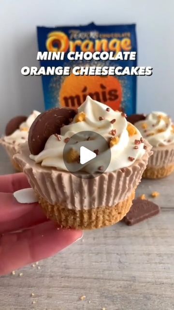 Food reels | Food post | MINI CHOCOLATE ORANGE CHEESECAKES 🧁

They have a buttery digestive biscuit base, a chocolate orange cheesecake filling, topped with wh... | Instagram Orange Segment, Chocolate Orange Cheesecake, Orange Cheesecake, Food Reels, Food Post, Gold Sprinkles, Double Cream, Cheesecake Filling, Digestive Biscuits