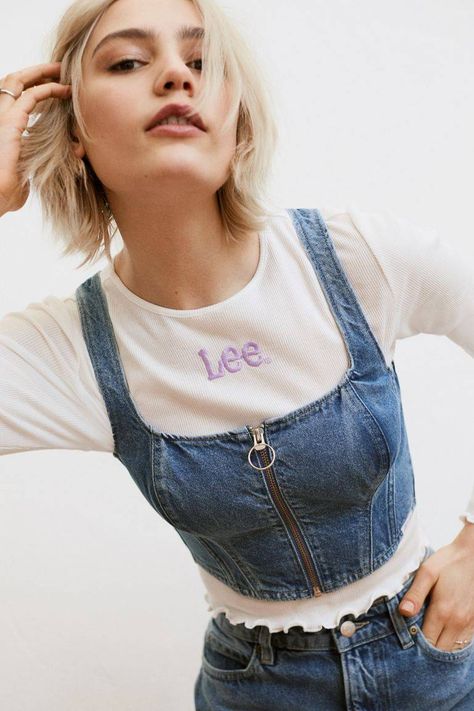 Corsets Are Back—And It's Not Just Because of Bridgerton | Who What Wear UK Denim Corset Top, Corset Style Tops, Denim Corset, Denim Crop Top, Kleidung Diy, Corset Style, Dungarees, Looks Vintage, Crop Tops Women