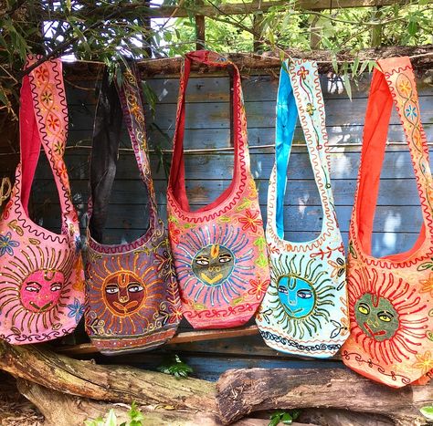 Our beautiful Sun Slouch Bags in a range of colours ॐ www.ohmboho.com ॐ Vibe Hippie, Hippy Bag, Hippie Sun, Hippie Fits, Desain Tote Bag, Hippie Summer, Moda Hippie, Hippie Lifestyle, Hippie Aesthetic