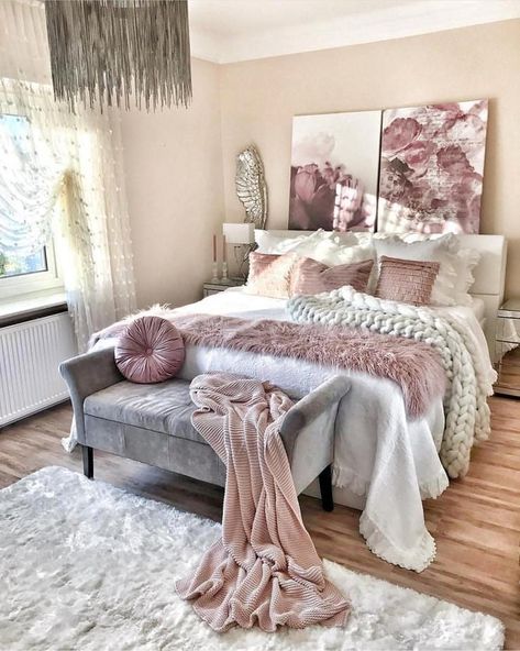 Bohemian Style Decor Bedroom, Cosy Room, Interior Remodel, Cosy Home, Deco Boheme, Bedroom Goals, Online Furniture Shopping, Bedroom Styles, Home Decor Trends