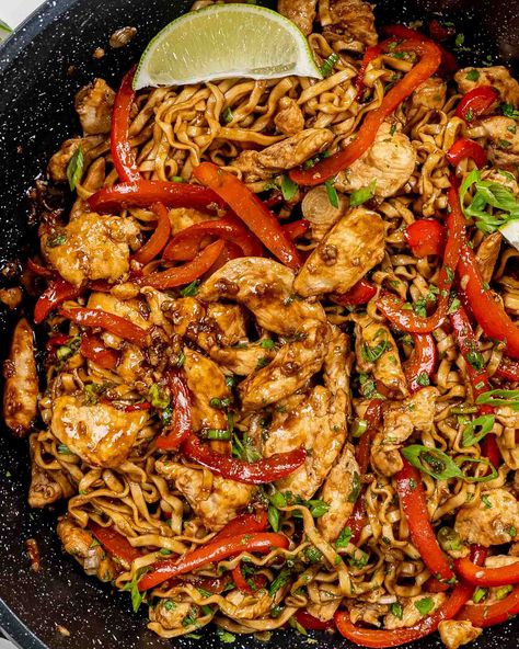 Savor homemade Asian style Chili Garlic Chicken with wide noodles! Quick, easy, and beats any takeout dish, ready in just 30 minutes! #asian #30minutemeals #recipe #chiligarlic #chicken Sweet Chilli Chicken Noodles, Garlic Chilli Chicken, Asian Chili Chicken, Garlic Noodles With Chicken, Chili Chicken Noodles, Chicken Garlic Noodles, Asian Chicken Noodles, Air Fryer Fried Chicken Tenders, Chilli Chicken Noodles