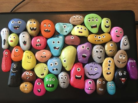 GodsGlitter Monster Faces, Monsters Inc Painted Rocks, Painted Rocks With Googly Eyes, Rocks With Faces, Rock Painting Monsters, Monster Rocks Painted, Monster Face, Halloween Rocks, Painted Rocks Kids