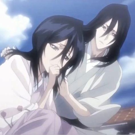 Kuchiki Byakuya and Hisana <3  The best thing to hold onto in life is each other. Bleach Byakuya And Hisana, Byakuya Hisana, Byakuya And Hisana, Hisana Kuchiki, Luna Anime, Bleach Couples, Kuchiki Byakuya, Rukia Bleach, Byakuya Kuchiki