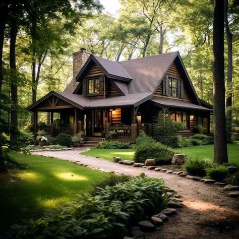 Cottage Like Home Exterior, Country Side House Design, Wood Cabin House Exterior, Home In The Woods Exterior, Houses That Blend In With Nature, House By The Woods, Building A House In The Woods, Rustic House Farmhouse Exterior, Farmhouse In Woods