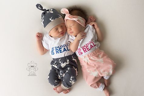 Twin outfits//Coming home outfits//The snuggle is real//liltrendiesboutique Twin Coming Home Outfits, Twin Baby Outfits, Twin Baby Clothes, Twin Baby Boys, Twin Baby Girls, Boy Girl Twins, Baby Twins, Designer Baby Clothes