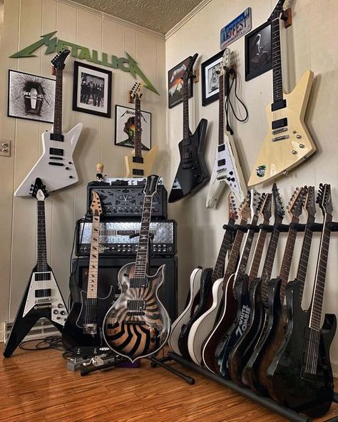 Metal Room Aesthetic, Metal Guitars, Rock Room, Mesa Boogie, Electric Guitar Design, Rockstar Aesthetic, Guitar Obsession, Music Studio Room, Unique Guitars