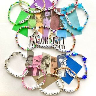 Taylor Swift Debut Bracelet Ideas, Taylor Swift Bracelet Ideas, 13 Taylor Swift, Ears Tour, Taylor Swift Friendship Bracelet, Eras Bracelets, Swift Bracelet, Pulseras Kandi, Swift Bracelets