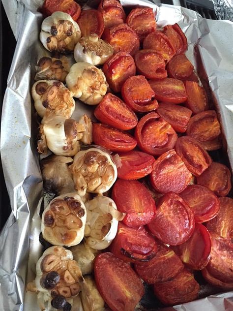 Roma Tomato Recipes, Roasted Roma Tomatoes, Roasted Tomato Recipes, Freezing Tomatoes, Slow Roasted Tomatoes, Fermented Vegetables, Paper Place, Healthy Sides, Garden Recipes