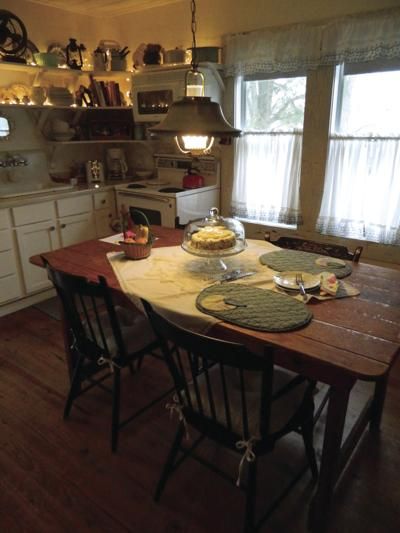 1940s Dining Room, Wash Cabinet, 1930s Farmhouse, 1940s Farmhouse, Slow Music, 1940s Kitchen, Cabinet Shelves, Old Stove, Cake Dome