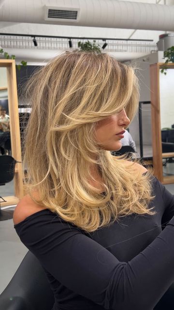 Yellow Blonde With Lowlights, Long Blonde Hair Layers Curtain Bangs, Chunky Blonde Hair Highlights, Cute Haircuts For Blonde Hair, Medium Length Haircut Lots Of Layers, Blonde Hair On Dark Features, Honey Drizzled Blonde, Shaggy Haircuts Blonde, Blond Layered Hair Medium