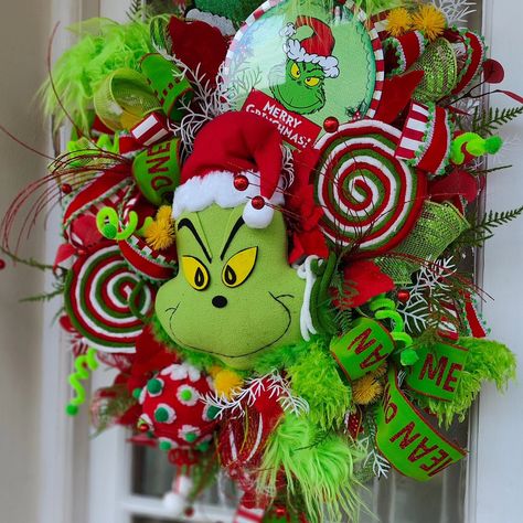 Grinchmas ready for a customer's children's bedroom 💚 fun fun fun #grinch #grinchwreath #grinchmas #GrinchChristmas #wreaths Grinch Grapevine Wreath, Grinch Christmas Wreaths, Bedroom Fun, Grinch Stuff, Grinch Wreath, Grinch Decorations, Fun Fun Fun, Doors Repurposed, Wreaths Diy