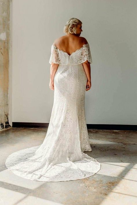 Curvy Wedding Dress, Studio Levana, Curvy Wedding, Plus Wedding Dresses, Timeless Wedding Dress, Plus Size Wedding Gowns, Plus Size Bride, Curvy Bride, Wedding Dresses Plus Size