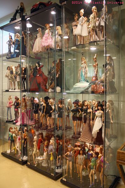 Baby Doll Organization Ideas, Barbie Collection Display, Doll Collection Display, Collectors Room Ideas, Toy Collection Room, Barbie Organization, Barbie Pics, Doll Storage, Barbie Jewelry