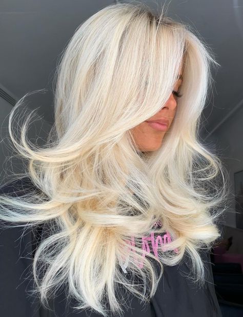 Hair Cuts For Summer, Blonde Hair Cuts, Blonde Blowout, Long Blonde Hairstyles, Platinum Hair Color, Hairstyles For 2023, Bright Blonde Hair, Platinum Blonde Hair Color, Light Blonde Hair