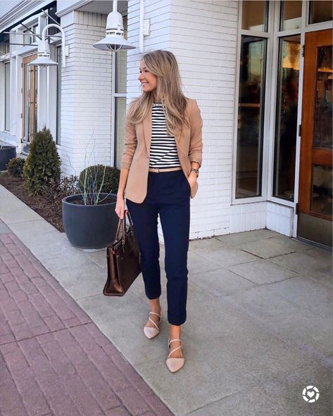 Ținute Business Casual, J Crew Outfits, Work Attire Women, Look Office, Blazer Outfits For Women, Spring Work Outfits, Business Casual Outfits For Work, Business Casual Outfits For Women, Blazer Outfit