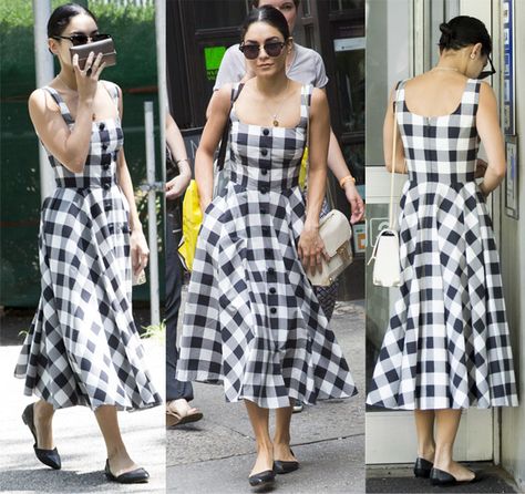 Vanessa Hudgens uses an ATM before attending a matinee of ‘Gigi’ in New York on June 21, 2015 Svarta Outfits, Gingham Trend, Clubmaster Sunglasses, Dolce Gabbana Dress, Checkered Dress, Vanessa Hudgens, Celebrity Street Style, Feminine Dress, Gingham Dress