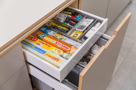 A Blum inner drawer provides extra storage above the pull out bin, without requiring a separate drawer front. Kitchen Gadgets Organization, Deep Drawer Organization, Kitchen Drawer Dividers, Kitchen Renos, Cutlery Drawer, Kitchen Drawing, Cutlery Storage, Kitchen Drawer Organization, Sustainable Kitchen