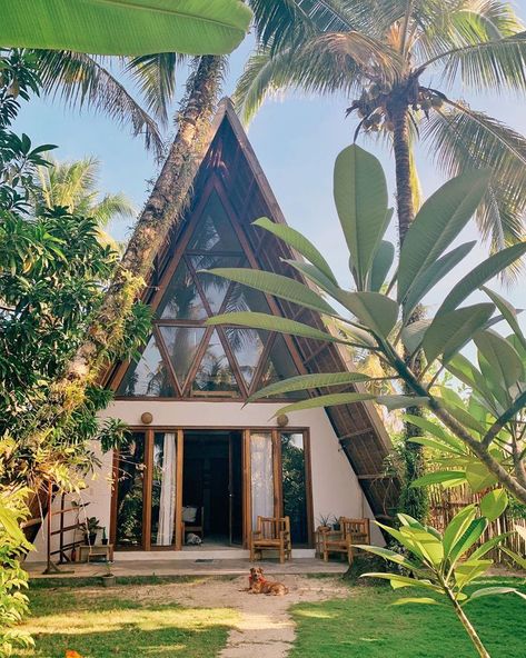 9 Stunning A-Frame Houses Worth Drooling Over A Frame House Interior, Triangle House, A Frame Cabins, Bamboo House Design, Lakeside Cabin, A Frame House Plans, Rest House, Desain Lanskap, Siargao