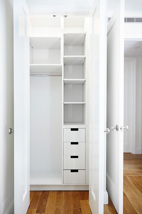 Narrow Closet Organization, Unique Bedroom Ideas, Small Closet Storage, Narrow Closet, Small Closet Organization Bedroom, Ikea Closet Organizer, Closet Ikea, Closet Small Bedroom, Ikea Closet