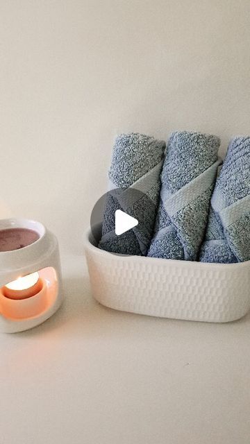 Rolled Bath Towels On Shelf, Roll Face Towels, Fold Hand Towels Ideas, How To Fold Towels In A Roll, How To Fold Small Hand Towels, How To Display Decorative Towels, Fold Face Cloth, How To Fold Face Cloths, How To Fold A Face Cloth