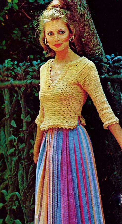 70s Mode, Mode Rihanna, Vintage Crochet Pattern, Vintage Knitting Patterns, Vintage Mode, 1970s Fashion, Crochet Top Pattern, Crochet Blouse, Moda Vintage