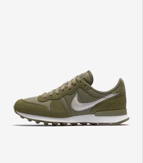 Nike Internationalist Women, Nike Trainer, Olive Style, Nike Internationalist, Baskets Nike, Nike Trainers, Nike Sneaker, Glitter Shoes, High Leg Boots