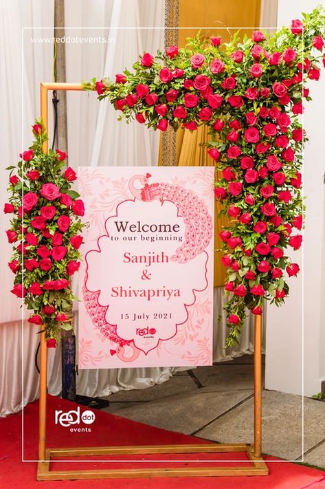 Hindu wedding contemporary entrance decoration | Gallery India Wedding Decorations Backdrops, Simple Welcome Board Wedding, Decoration Marriage Wedding Ideas, Function Entrance Decoration, Diy Hindu Wedding Decorations, Mandapam Entrance Decoration, Wedding Reception Gate Decoration, Wedding Hall Entrance Design, Marriage Hall Entrance Decoration