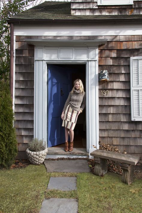 Cottage Front Doors, Coastal Curtains, Blue Front Door, Shingle Style Homes, Harbor House, Cottage Exterior, Coastal Bedroom, Hamptons House, Hamptons Style