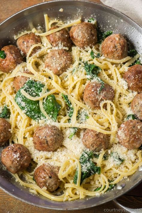 Garlic Olive Oil Pasta, Pasta With Meatballs, Oil Pasta, Grub Hub, Meatball Dishes, Italian Meals, Winning Recipes, Olive Oil Pasta, Yummy Pasta