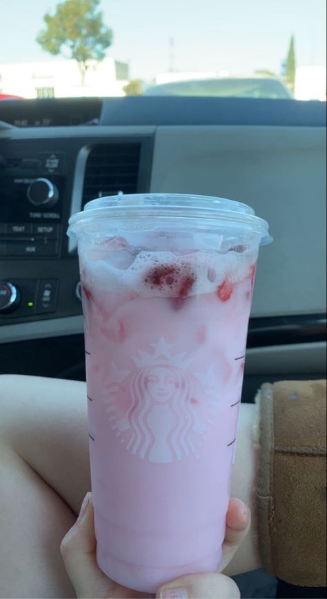 starbucks venti pink drink, food, asethetic Food Asethetic Pics, Venti Pink Drink, Starbucks Pics, Pink Drink Starbucks, Iced Starbucks Drinks, Bebidas Do Starbucks, Starbucks Coffee Drinks, Alcohol Party, Starbucks Refreshers