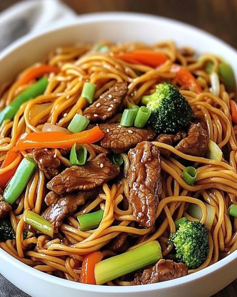 Beef Lo Mein Recipe - Easy Homemade Stir-Fry Noodles - optimal recipes Homemade Beef Lo Mein, Beef Low Mein, Best Beef Lo Mein Recipe, Lo Mein Noodles Recipe Easy, Beef Stir Fry Recipes Noodles, Sirloin Beef Recipes, Beef Stir Fry Recipes Easy, Lo Mein Noodles Recipe, Optimal Recipes