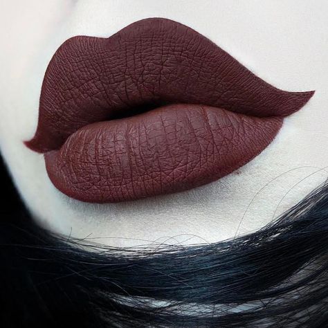 GOTH MAJESTY – Glam Goth Beauty Coffee Seed, Fall Lipstick, Beautiful Butterfly Photography, Goth Glam, Witch Makeup, Makeup Board, Dyed Hair Inspiration, Goth Beauty, Gothic Makeup