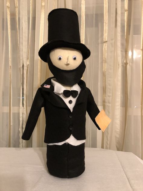 Abraham Lincoln Costume, Bottle Buddy, Abe Lincoln, Science Project, History Projects, Pop Bottles, School Project, Fun Art, Science Projects