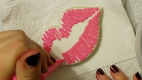 Lip Sugar Cookies Decorated, Lip Cookies Royal Icing, Lip Sugar Cookies, Lip Cookies Decorated, Lip Cookies, Lip Shapes, Lip Injections, Bakery Shop, Royal Icing Cookies