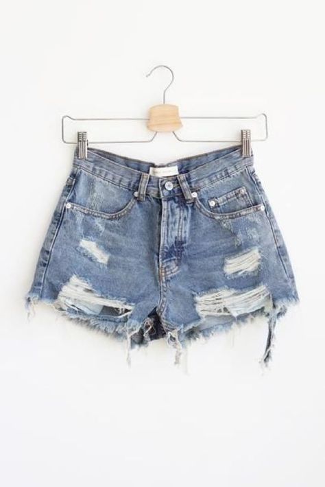 Fashionable Shorts To Wear This Summer – Fashion Shortalls Outfit Summer, Outfit Ideas Short, Short Outfit Ideas, Shorts Outfits Summer, Outfit Ideas Shorts, Stagecoach Outfits, Shortalls Outfit, Shorts Outfit Ideas, High Waisted Jeans Outfit