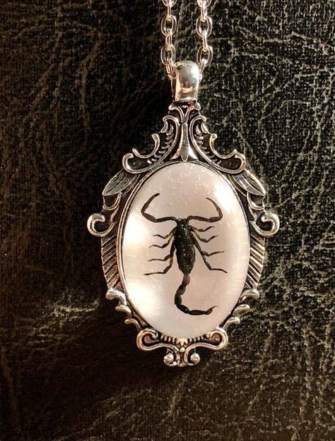 Scorpion Body Jewelry, Insect Jewelry Necklaces, Scorpio Black, Culture Jewelry, Vulture Culture, Geek Jewelry, Bee Necklace, Dope Jewelry, High Relief