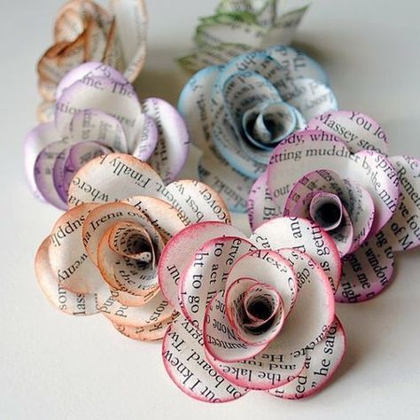 Diy paper flowers. - maybe put a bunch of these in a jar (overflowing) for decoration? Diy Crafts To Do At Home, Handmade Flowers Tutorial, Fun Crafts For Teens, Diy Para A Casa, Kerajinan Diy, Diy Crafts For Teens, Diy Projektit, Pinterest Diy Crafts