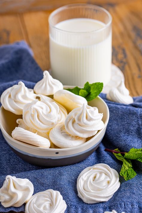 The Best Vanilla Meringue Cookies Recipe Overnight Meringue Cookies, Mirangue Cookies Recipe, Meringue Recipe Cookies, Marange Cookies, Merange Cookies Meringue, Mirangue Cookies, Meringue Cookies Recipe, Vanilla Meringue Cookies, Vanilla Meringue