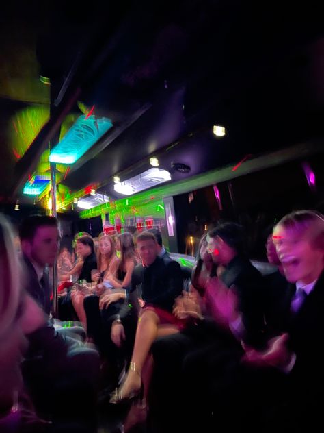 Prom Party Bus Aesthetic, Prom Limo Aesthetic, Party Bus Pictures, Prom Limo Pictures, Hoco After Party Ideas, Hoco After Party, Prom After Party Ideas, Prom Party Aesthetic, Prom Aesthetic Party