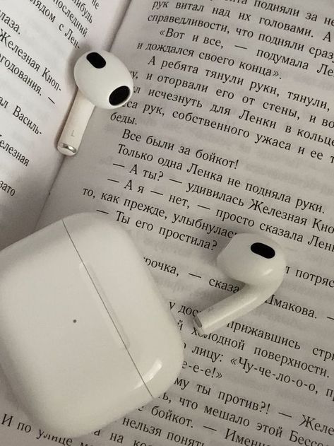 Air Pods Aesthetic, Fone Apple, Airpods Aesthetic, Iphone Obsession, Apple Airpods Pro, Christmas Gifts For Boys, Air Pods, Active Noise Cancellation, Gift For Music Lover