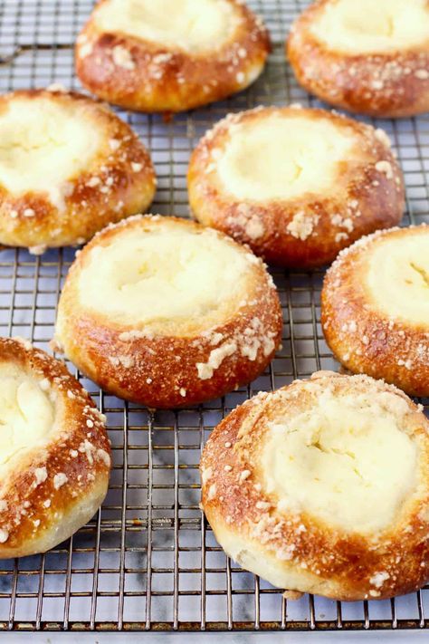 Czech Kolaches with Streusel Czech Kolache Dough Recipe, Sourdough Kolache Recipe, Savory Kolache Recipe, Kolache Recipe Czech, Sausage Kolache Recipe, Cheese Kolache Recipe, Czech Kolaches, Kolache Recipe, Fruit Filling