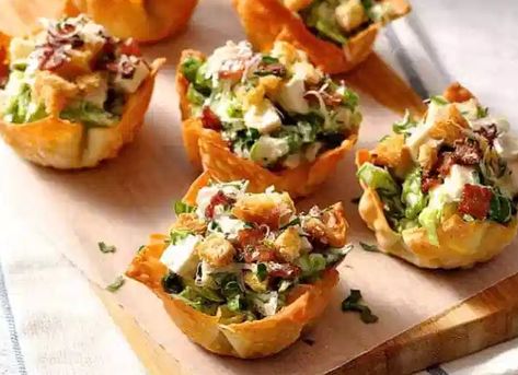 Salad Wonton Cups, Mini Antipasti, Mini Food Appetizers, Wonton Appetizers, Cauliflower Pizza Bites, Ground Lamb Recipes, Wonton Wraps, Wonton Wrapper Recipes, Wonton Cups