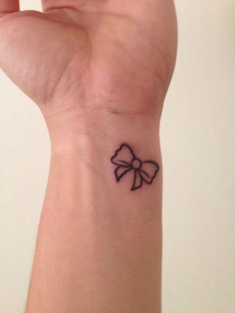 Pink Bow Tattoos, Bow Tattoo Designs, Tattoos Pinterest, Tato Dengan Makna, Tato Jari, Tapeta Harry Potter, Wrist Tattoos For Guys, Bow Tattoo, Small Girl Tattoos