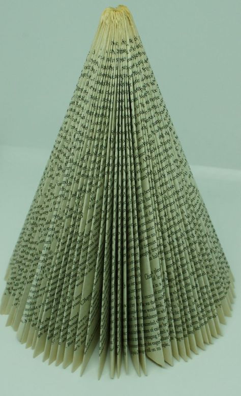 Christmas Tree Out Of Books, Folded Book Christmas Tree, Heart Dollar, Book Folding Patterns Free Templates, Book Art Christmas, Book Trees, Upcycled Books Crafts, Book Angel, Folded Heart