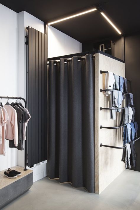 Shop Fittings Ideas Retail Clothing, Mens Clothing Shop Interior, Aesthetic Clothing Store Interior, Boutique Set Up, Small Shop Interior Design, Diy Retail Display, Fitting Room Design, Dapper Aesthetic, Modern Boutique Interior