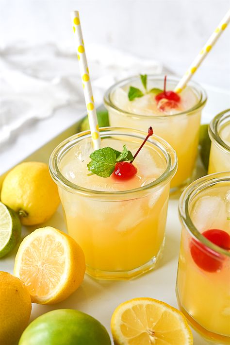 Adding Sparkling Orange Lemonade to the menu makes any meal a celebration. It can be enjoyed by grownups and kids alike. Cranberry Juice Cocktails, Cranberry Apple Juice, Orange Lemonade, Ginger Beer Cocktail, Festive Holiday Drinks, Organic Orange Juice, Juice Cocktails, Fruit Slush, Moscow Mules