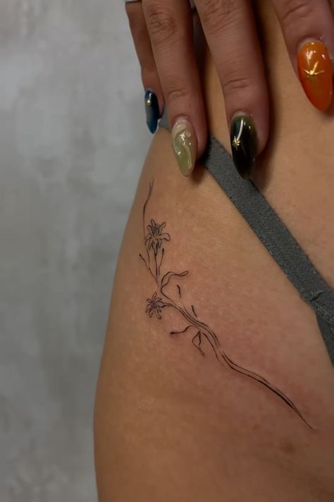 Tatoos Forearm Woman, Myself Tattoo Ideas, Dainty Moth Tattoo, Tattoo For Mum, Dainty Floral Tattoo, Flower Tattoo Thigh, Inner Thigh Tattoo, Symbols Tattoos, Small Back Tattoos